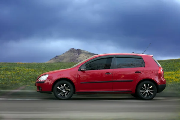 Bulanık doğal bir geçmişi olan yolcu vagonu..