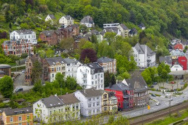 Altena şehri ve Lenne nehri Kuzey Ren-Vestfalya, Almanya