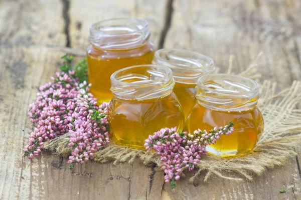 Çiçekli bitkisel bal