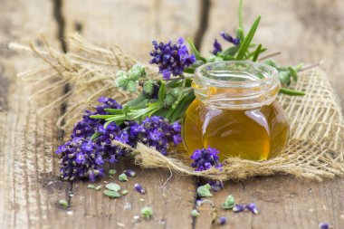 Bitkisel bal taze otlar ile