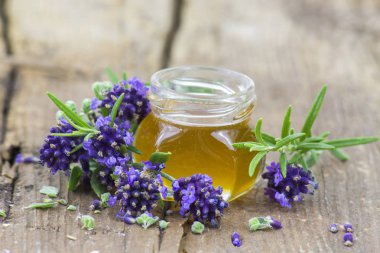 Bitkisel bal taze otlar ile