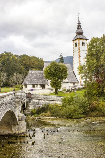 Церква Святого Іоанна Предтечі Березі Озера Бохінь Словенія — стокове фото
