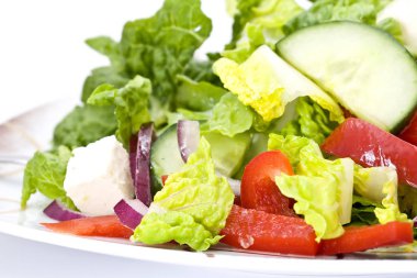 Beyaz arka plan üzerinde izole salata Close-up