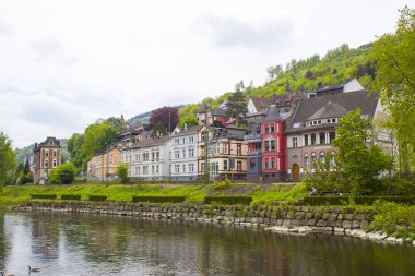 Altena şehri ve Lenne nehri Kuzey Ren-Vestfalya, Almanya