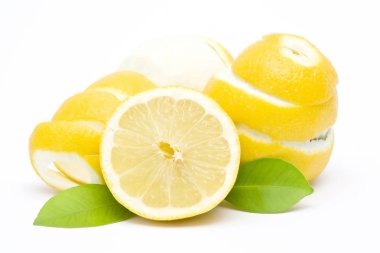 beyaz zemin üzerine limon