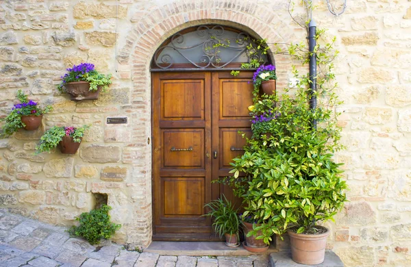 Encantadoras portas da Toscana, Volterra, Itália — Fotografia de Stock