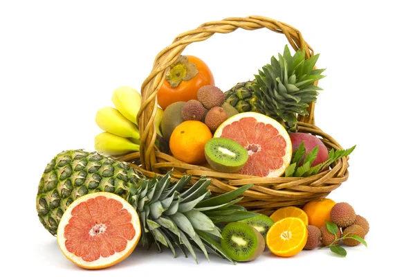 Frutas Frescas Uma Cesta — Fotografia de Stock
