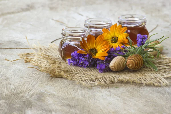 Mel Jarros Flores Superfície Madeira — Fotografia de Stock