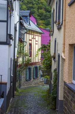 Küçük bir kasaba olan Klotten 'da güzel eski bir yerleşim yeri.