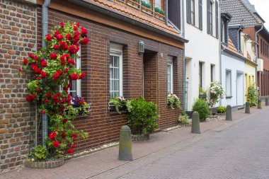 Alman küçük kasabası Geldern 'de sokak, Kuzey Ren Vestfalyası