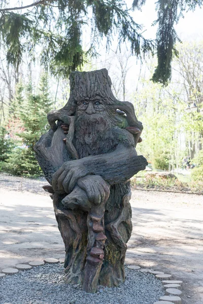 Скульптура Злого Монстра Дерева Крупним Планом Парку Стокове Зображення