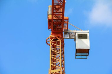 Kule Vinç Sanayi İnşaat binalar gökyüzü arka plan üzerinde