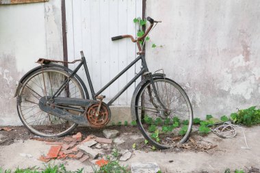 çürüme ve pas, antika eski kırık bisiklet