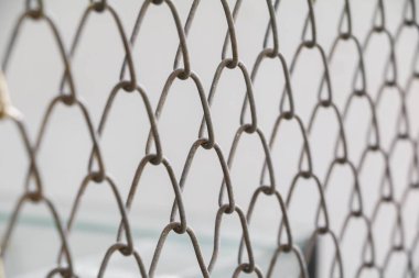 Rusty hapiste, Select odak alan sığ derinliği ile galvanizli çelik tel mesh.