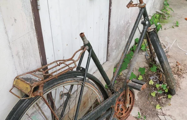 Vélo Antique Cassé Vieux Pourriture Rouille — Photo