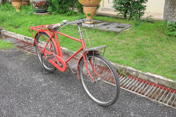 Bicycle Red Classic Vintage Former Beautiful Copy Space Add Text — Stock Photo, Image