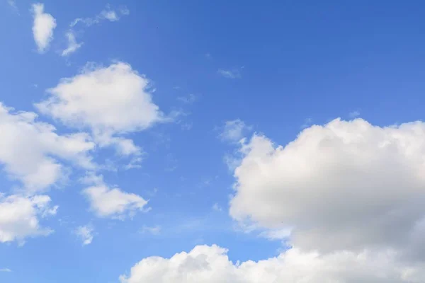 Céu Azul Com Grande Nuvem Nuvem Chuva Arte Natureza Bonito — Fotografia de Stock