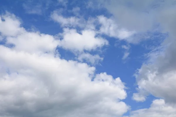 Blauwe Lucht Met Grote Wolk Raincloud Kunst Van Prachtige Natuur — Stockfoto