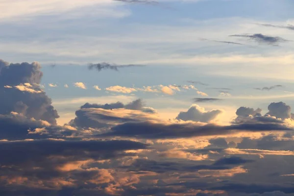 Ουρανό Στο Ηλιοβασίλεμα Και Raincloud Τέχνης Όμορφη Φύση Χώρο Για — Φωτογραφία Αρχείου