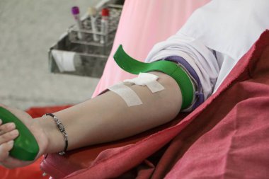 Kan verici kol enjeksiyon seçin odak alan sığ derinliği ile.