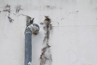 Ortak Boru Sanayi Sıhhi tesisat musluk suyu duvarda eski