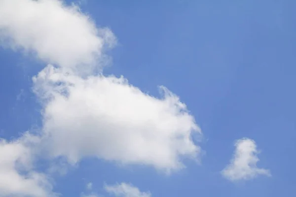 Cielo Blu Con Grande Nuvola Arte Della Natura Bella Copiare — Foto Stock