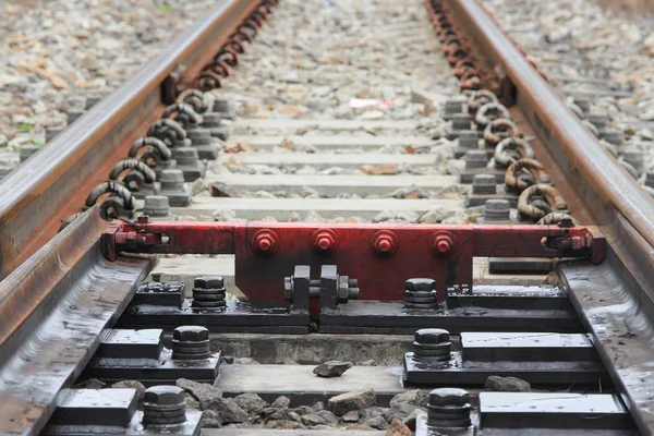 Demiryolundan Çakıl Tren Ulaşım Için Seçin Odak Alan Sığ Derinliği — Stok fotoğraf