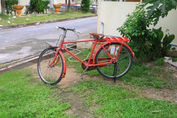 Bicycle Red Classic Vintage Former Beautiful Copy Space Add Text — Stock Photo, Image