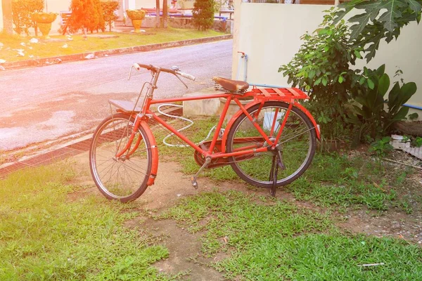 Bicycle Red Classic Vintage Former Beautiful Copy Space Add Text — Stock Photo, Image