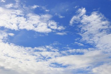 kabarık bulut parlak mavi gökyüzü güzel sanat için doğa ve kopya alanı metin ekleme