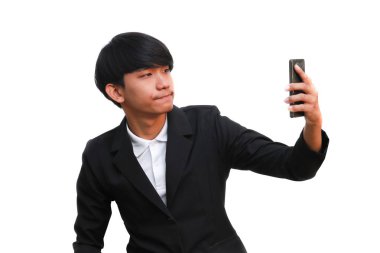 Genç yakışıklı işadamı selfie beyaz arka plan üzerinde yapar.