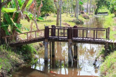 bir kanal eski köprü