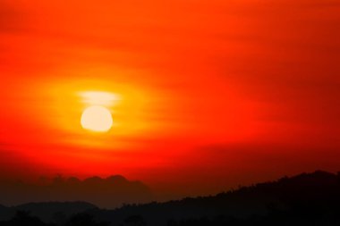 günbatımı güzel renkli manzara mavi gökyüzü akşam doğada twilight saat