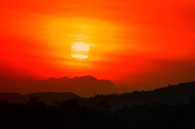 günbatımı güzel renkli manzara mavi gökyüzü akşam doğada twilight saat