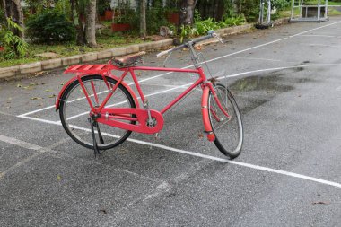 Bisiklet kırmızı Klasik vintage eski kopya alanı olan güzel metin ekleme