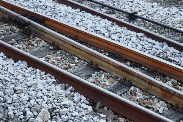 Bahngleis Auf Schotter Für Den Zugverkehr Fokus Mit Geringer Schärfentiefe — Stockfoto