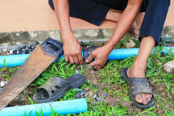 kırık boru sıhhi tesisat tesisatçı testere onarım ile kesmek