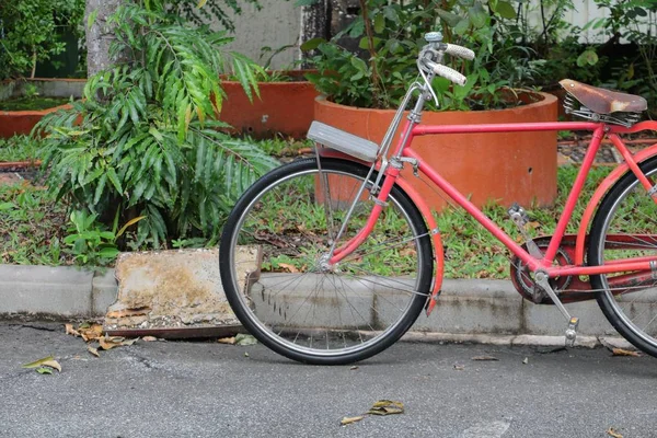 Bicicletta Rosso Classico Vintage Bella Con Spazio Copia Aggiungere Testo — Foto Stock