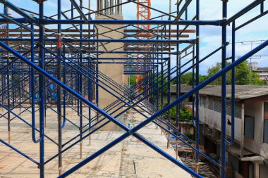 İnşaat ve iskele site işyeri binada çalışmak