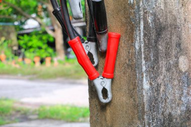 Jumper Kablo, araba aküsü ile kırmızı ve siyah