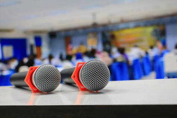 Microphone Table Conference Room Select Focus Shallow Depth Field — Stock Photo, Image