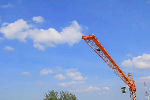 Wieży Żurawia Przemysłu Budownictwa Miejscu Tle Nieba — Zdjęcie stockowe