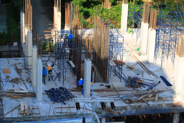 İnşaat ve iskele site işyeri binada çalışmak