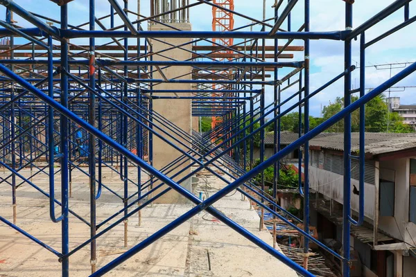 İnşaat ve iskele site işyeri binada çalışmak