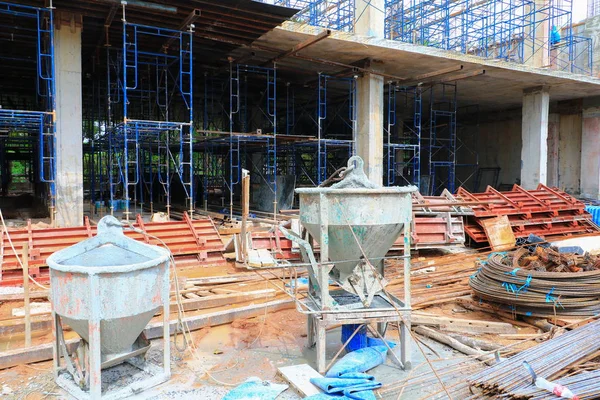 Vinç kovası Mikser konteyner çimento inşaat site işyeri binasında