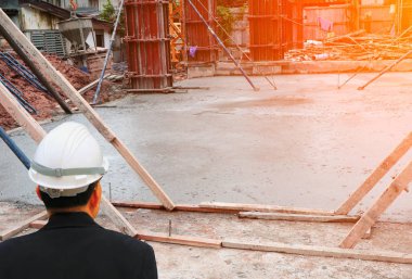 mimar-mühendis onay iş inşaat şantiye gündoğumu ışık sabah ile