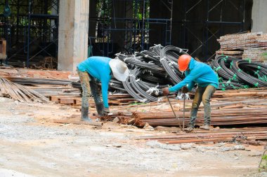 İnşaat iki işçi Demir ferforje