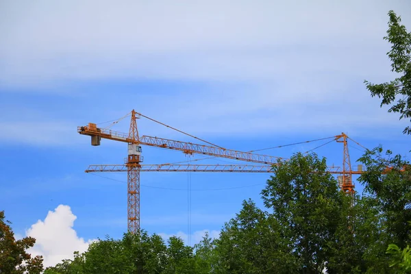 Guindaste Três Canteiro Obras — Fotografia de Stock