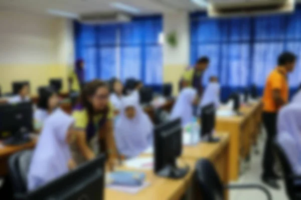 Enfoque Borroso Estudiante Con Profesor Aprendizaje Negocios Tecnología Escritorio Computadora — Foto de Stock