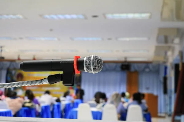 Microfone Sem Fio Uma Sala Reuniões Seminário Conferência Fundo Selecione — Fotografia de Stock